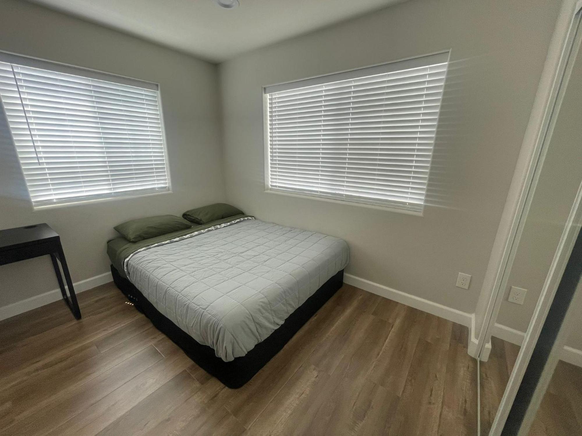 Хостел House Downtown Oc Санта-Ана Экстерьер фото