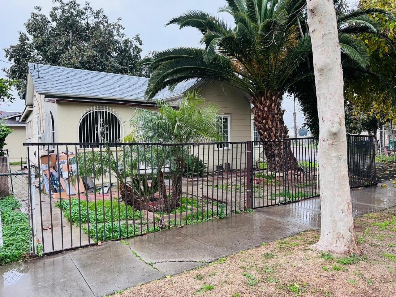 Хостел House Downtown Oc Санта-Ана Экстерьер фото